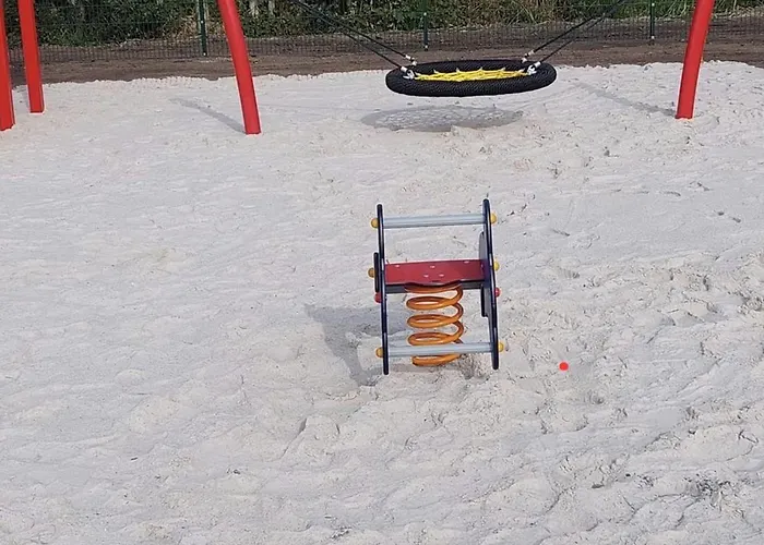Freistehendes Am Spielplatz Mit Sauna Hébergement de vacances *